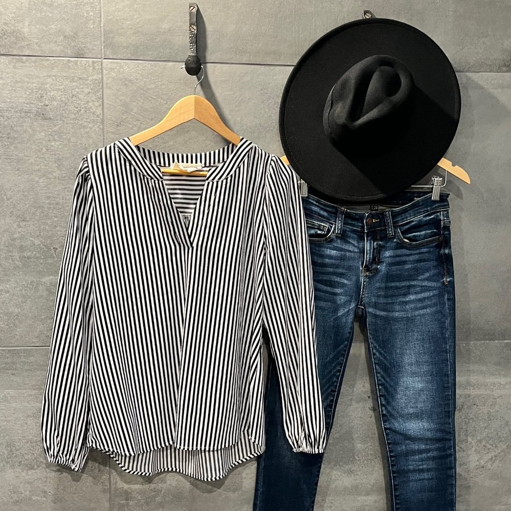 Savannah Jane striped top Medium 15-